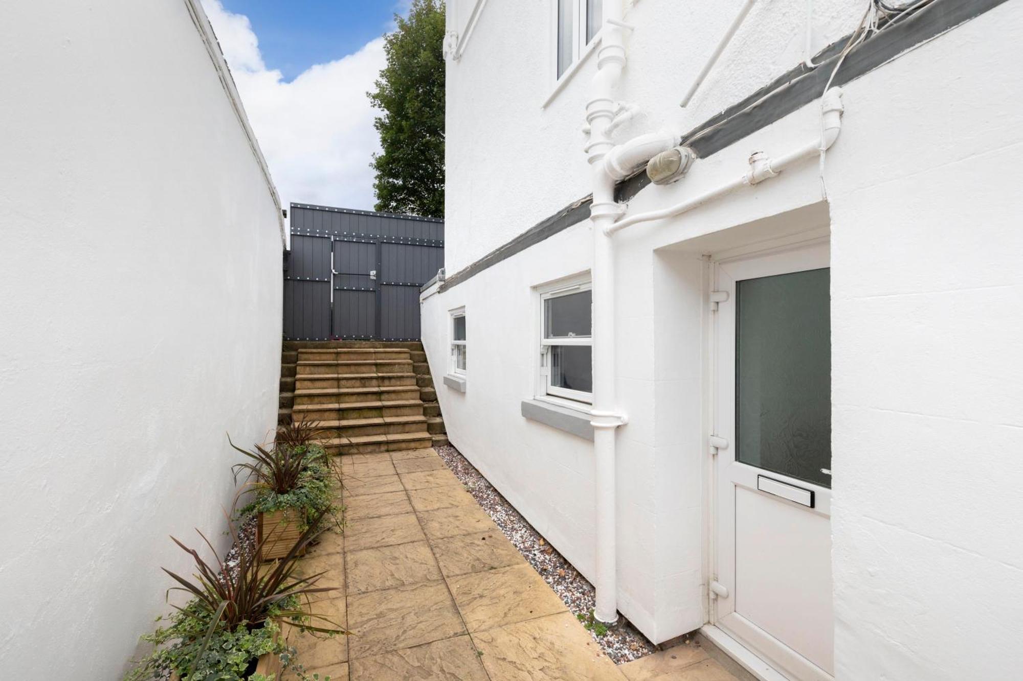 Prestbury Road Apartment Cheltenham Exterior photo